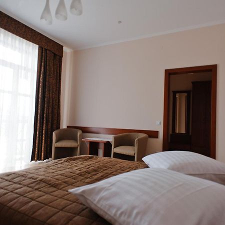 Karpaty Hotel 후스트 외부 사진