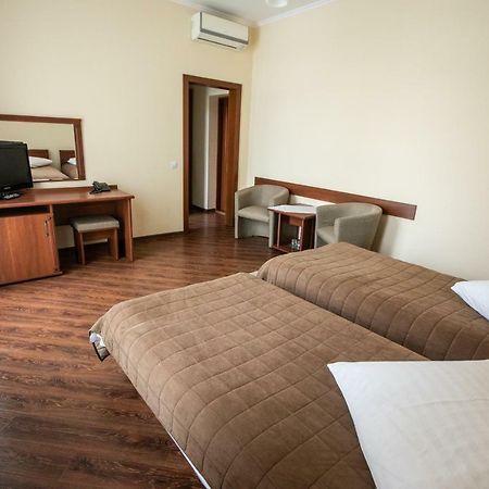 Karpaty Hotel 후스트 외부 사진
