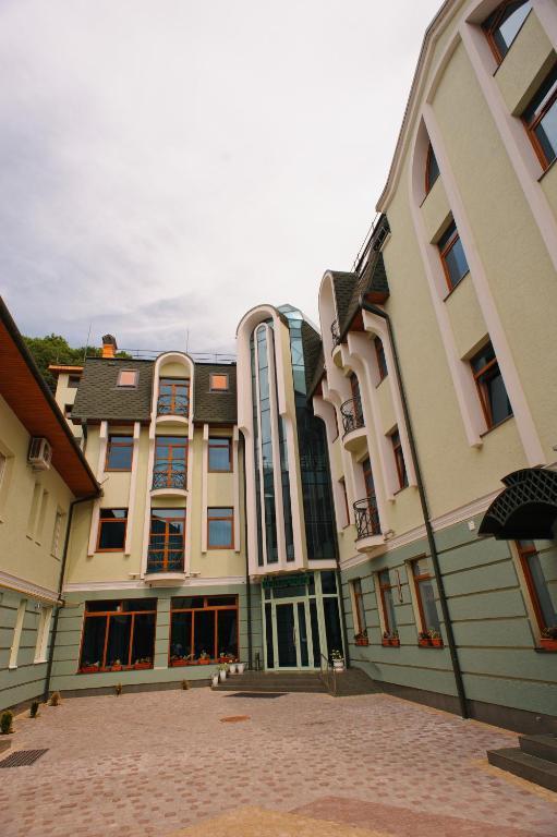 Karpaty Hotel 후스트 외부 사진
